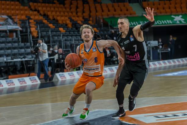 坚强与勇敢 坚强与勇敢